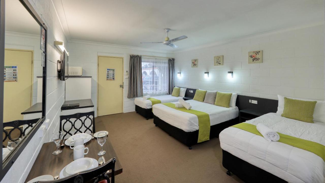 Azalea Motel Кунабарабран Екстер'єр фото