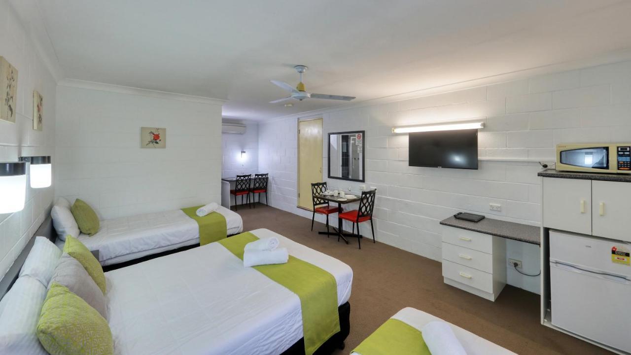 Azalea Motel Кунабарабран Екстер'єр фото